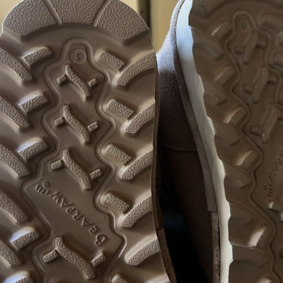 Brand new, woman’s low bear paws. Size 5❤️ - Picture 6 of 9